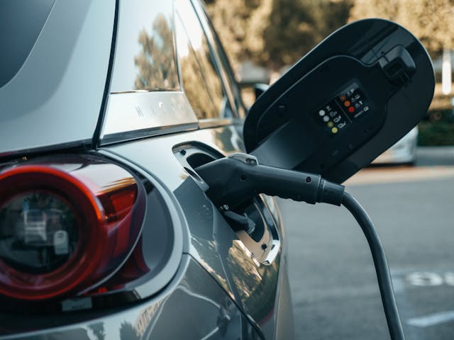Ce qu’il faut prévoir avant l’installation d’une borne de recharge à domicile ou en entreprise