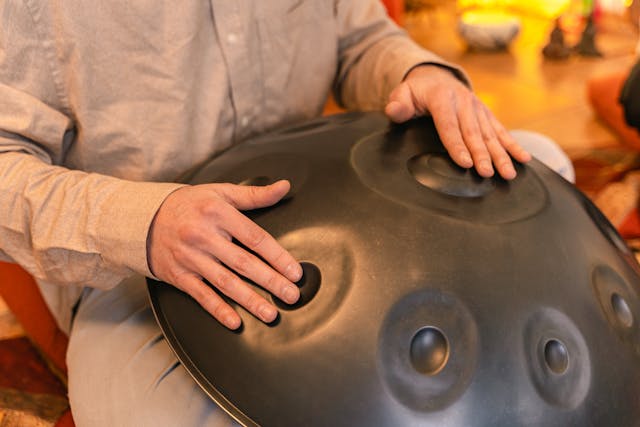 Handpan : l’instrument unique qui unit méditation et musique